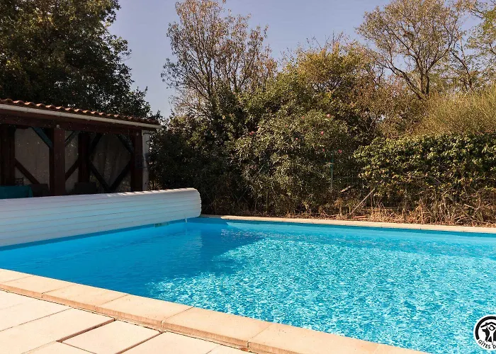 May بيت للعطل *