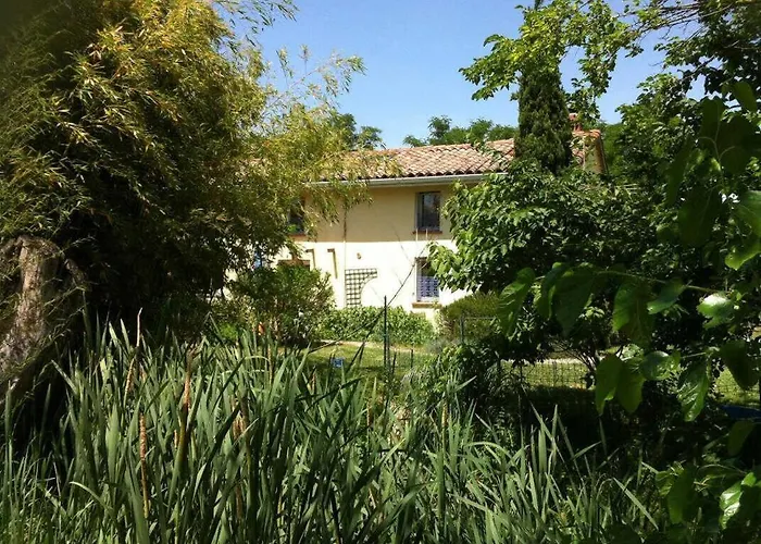 بيت للعطل May *