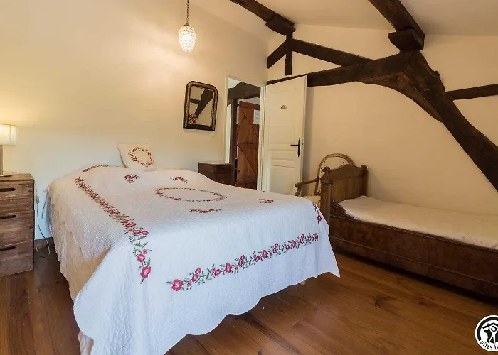 May بيت للعطل