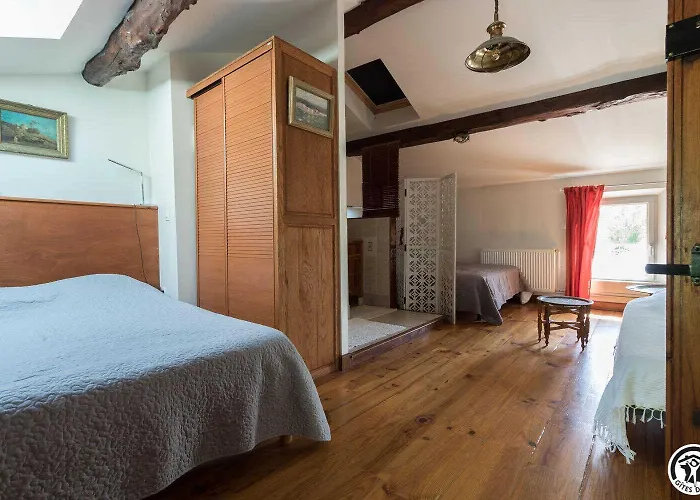 بيت للعطل May